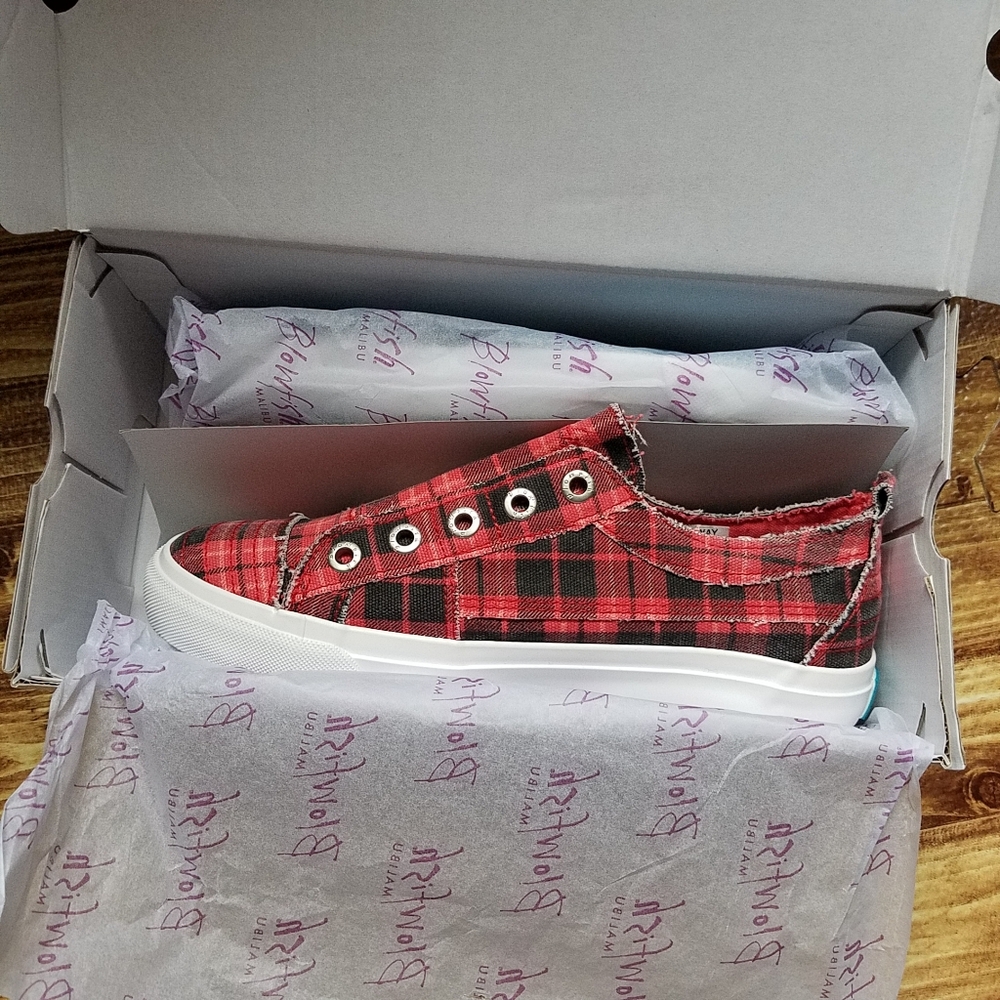 Blowfish Malibu Play Red Plaid Slip On Sneakers NWT Size 9 Christmas - Picture 4 of 16